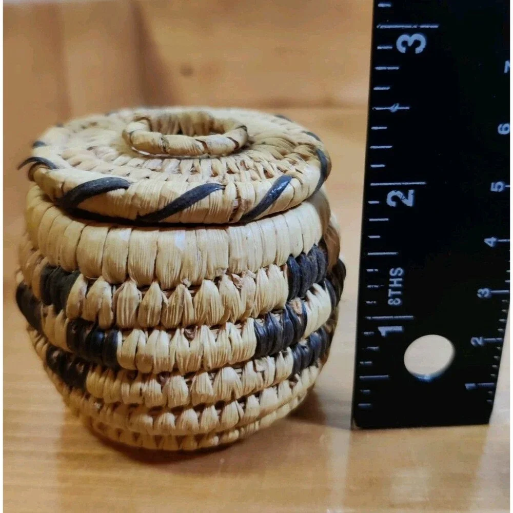 Vtg Lot Of 2 Papago Coiled Nesting Baskes with Lid Devil's claw & Yucca 4
